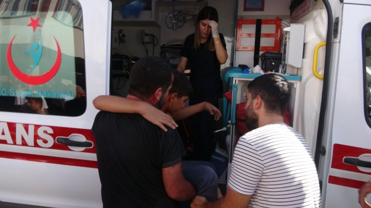 Çatıda oynayan iki arkadaş elektrik akımına kapıldı