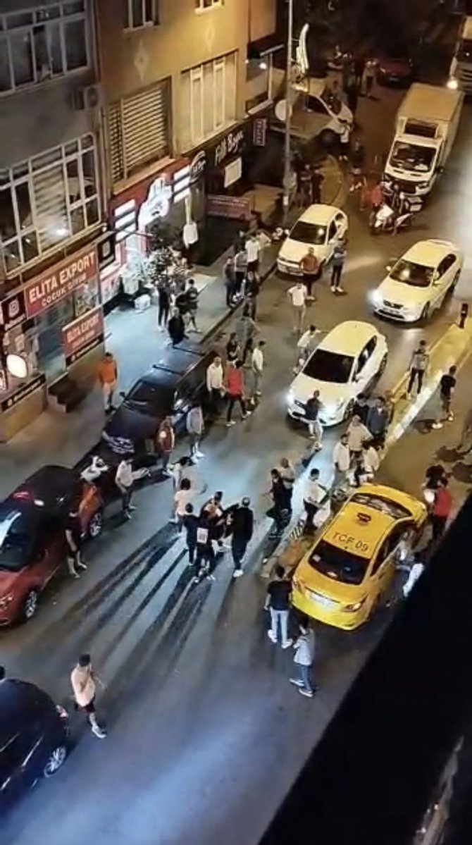 İstanbul’da dehşet anları kamerada: Saldırıda vurulan adam yere yığıldı