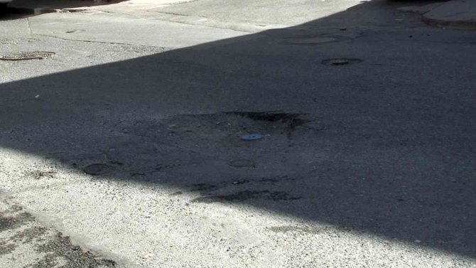 Kapatılmayan çukur kazaya neden oldu: 1 yaralı