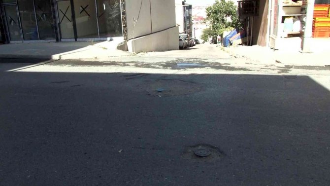 Kapatılmayan çukur kazaya neden oldu: 1 yaralı