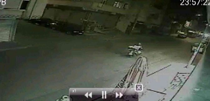 Kapatılmayan çukur kazaya neden oldu: 1 yaralı