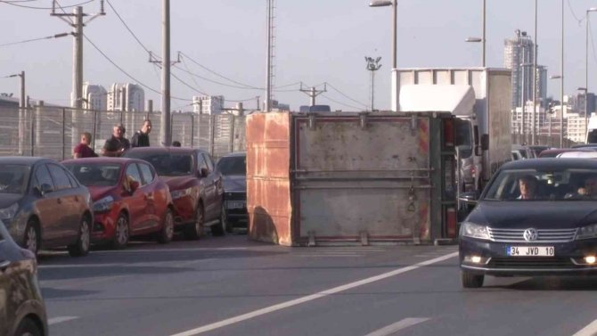 Kazayı çeken muhabire ilginç tepki: “Seni genelkurmaya şikayet edeceğim”