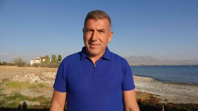 Kuş cenneti Erçek Gölü’nde korkutan su kaybı