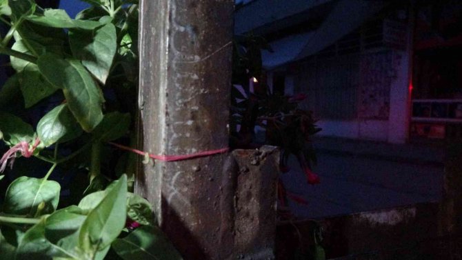 Mahalleli yakaladığı hırsızı dövdü