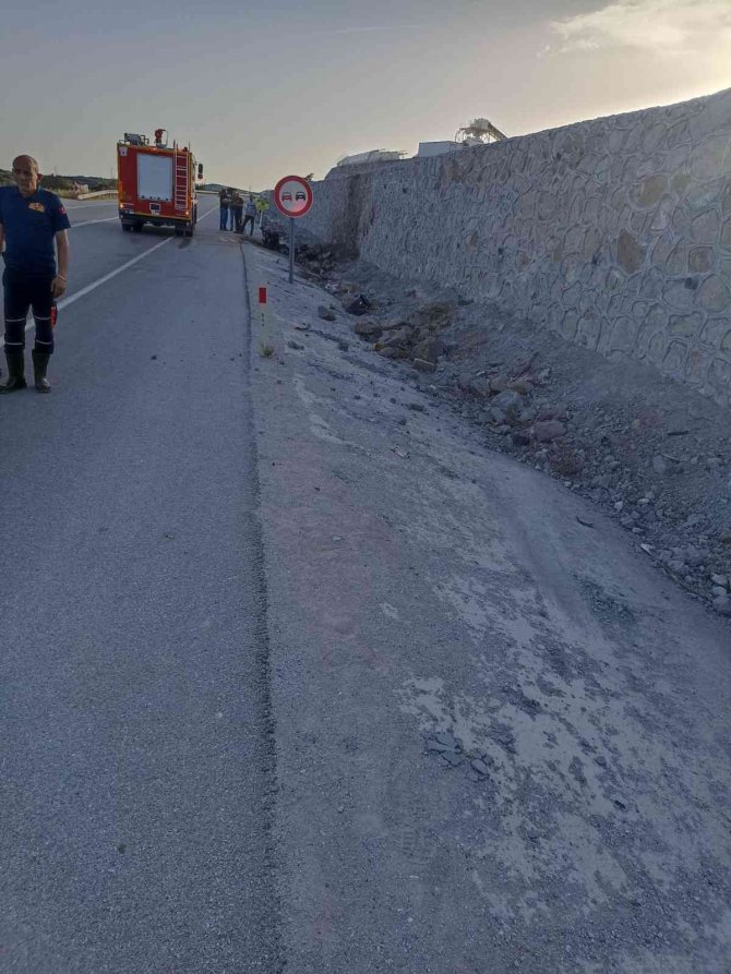 Motosiklet duvara çarparak alev aldı : 1 ölü