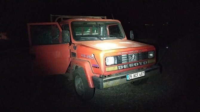 Polisten yardım kömürlerine göz diken hırsızlara suçüstü