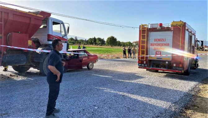 Satılığa çıkarılan araç kazada hurdaya döndü