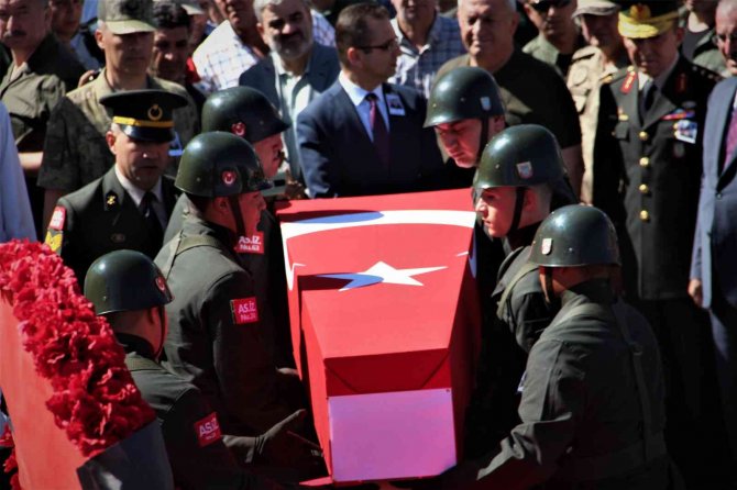 Şehit Ataş, son yolculuğuna uğurlandı