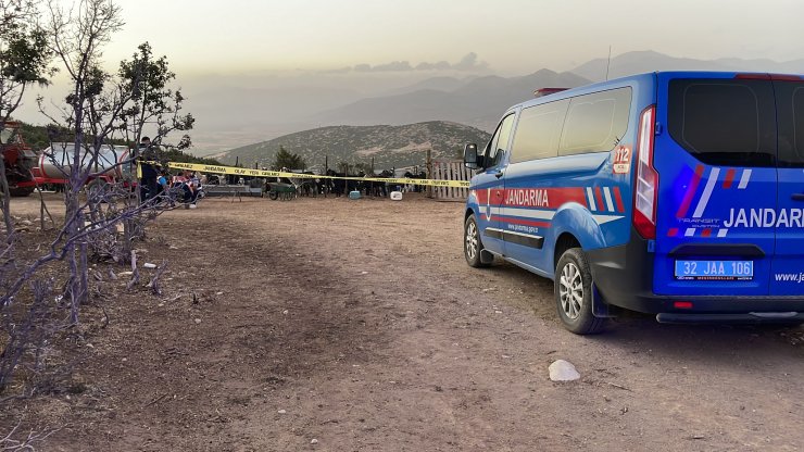 Tartıştığı eşini tabancayla öldürdü