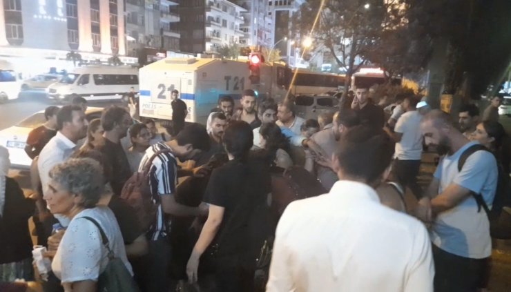İzinsiz yürüyüş yapmak isteyen gruba polis müdahale etti: 6 gözaltı