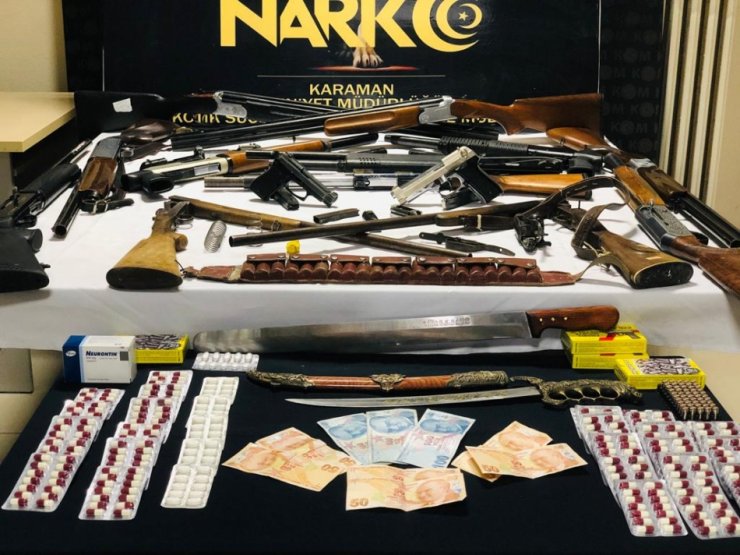 Karaman'da silah ve uyuşturucu ticareti sanıklarına 30 yıla kadar hapis cezası