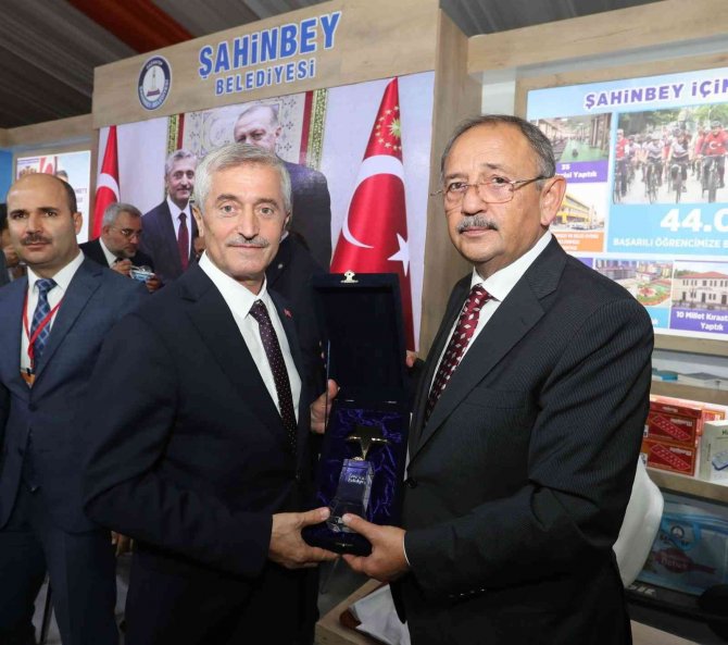 Cumhurbaşkanı Erdoğan Şahinbey standını ziyaret etti