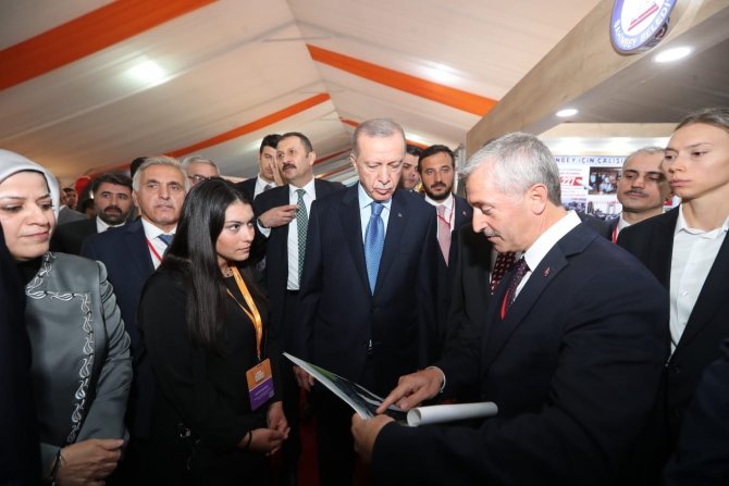 Cumhurbaşkanı Erdoğan Şahinbey standını ziyaret etti