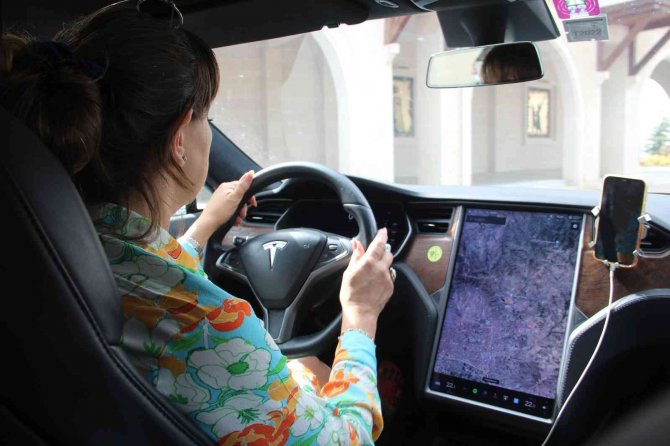 Elektrikli aracıyla 23 günde 46 il gezdi