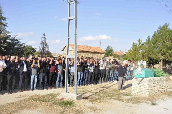 Karaman’da köpeğin saldırısı sonucu ölen kadın toprağa verildi