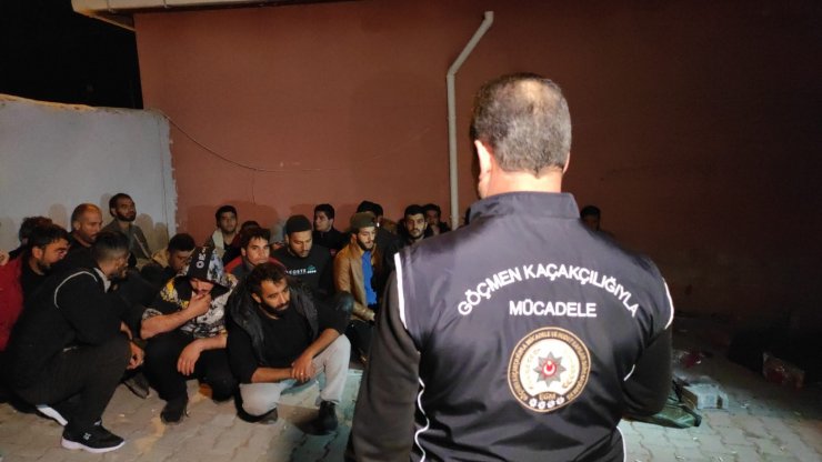 Polis ihbar üzerine gitti, 29 kişi yakalandı