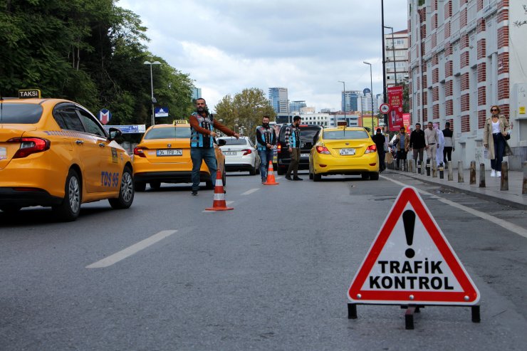 Müşteri seçen şoförler nedeniyle yürümek zorunda kaldı