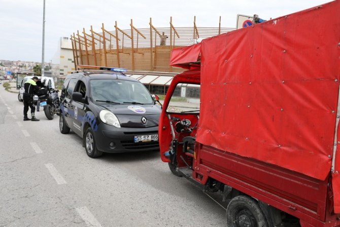 Yetkisiz atık toplayan çekçekçilere geçit yok