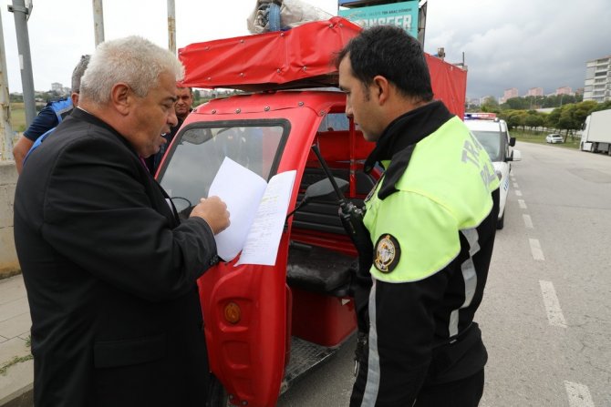 Yetkisiz atık toplayan çekçekçilere geçit yok