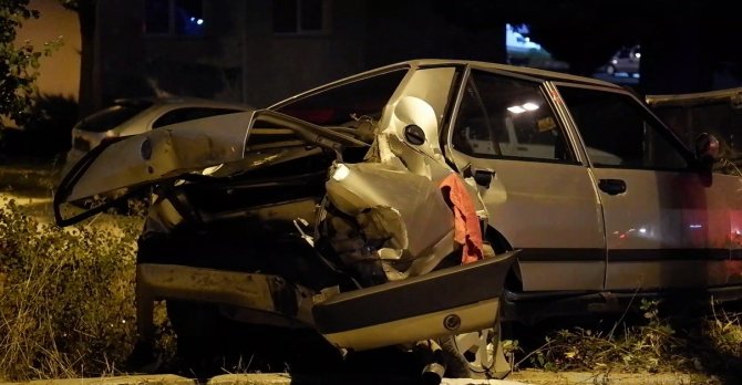 Edirne’de iki otomobil çarpıştı: 3 yaralı