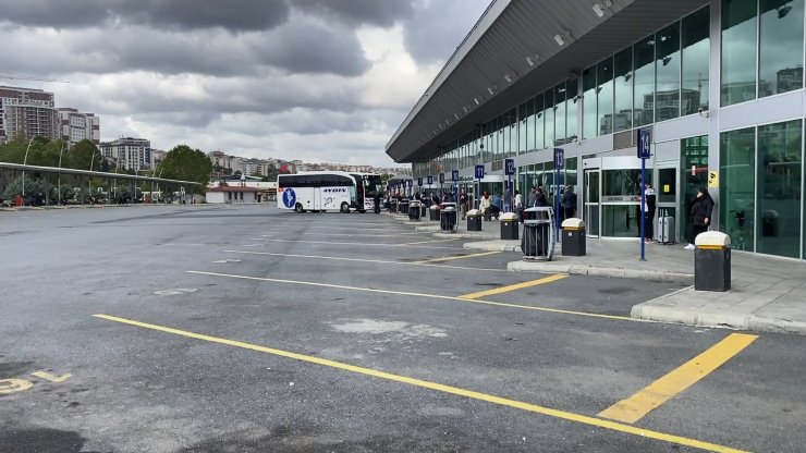 Yaşlı kadının feci sonu: Yolculuk yaptığı otobüsün altında kaldı