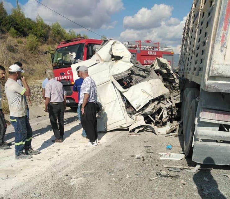 Zincirleme trafik kazası: 3 ölü, 2 yaralı