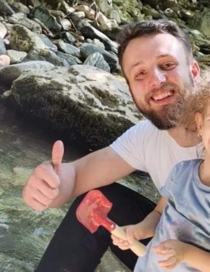 Kayganlaşan yoldan çıkan araç yamaca çarpıp sürüklendi: 1 ölü