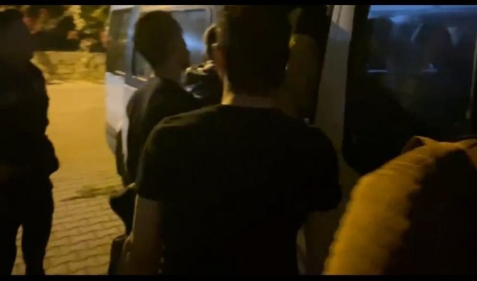 Otele operasyon! 66 kişi yakalandı