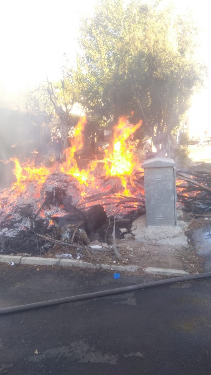 Tek katlı ev yangında küle döndü