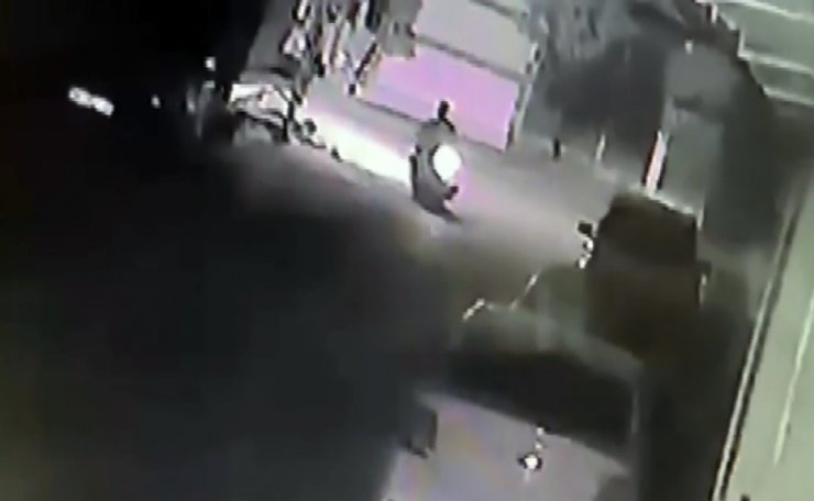 Telefon cinayeti! Sattığı telefonun parasını alamayınca arkadaşının ensesinden vurdu