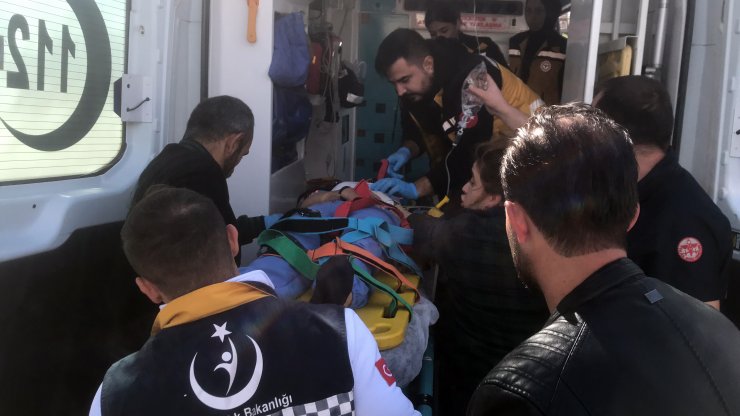 16 yaşındaki liseli kız, evde karnından bıçaklanmış bulundu