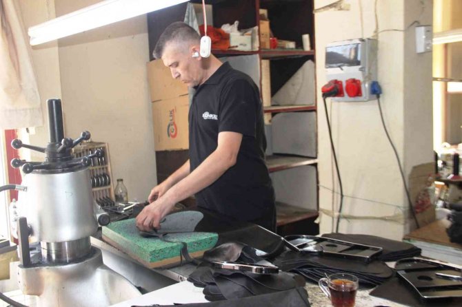 Konya'da gençlerin de ilgi alanına girdi: Mest pabucuçların yüzde 50'si ihraç ediliyor