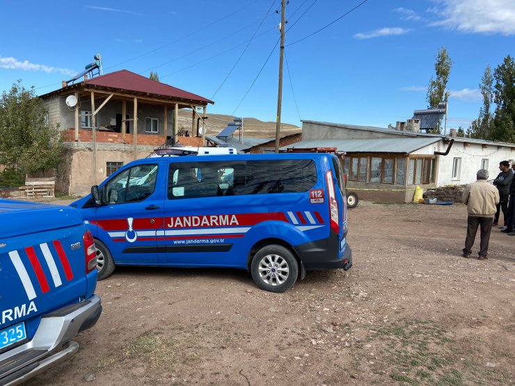 Karı-koca  yatak odasında ölü bulundu! Silahla başlarından vurulmuş