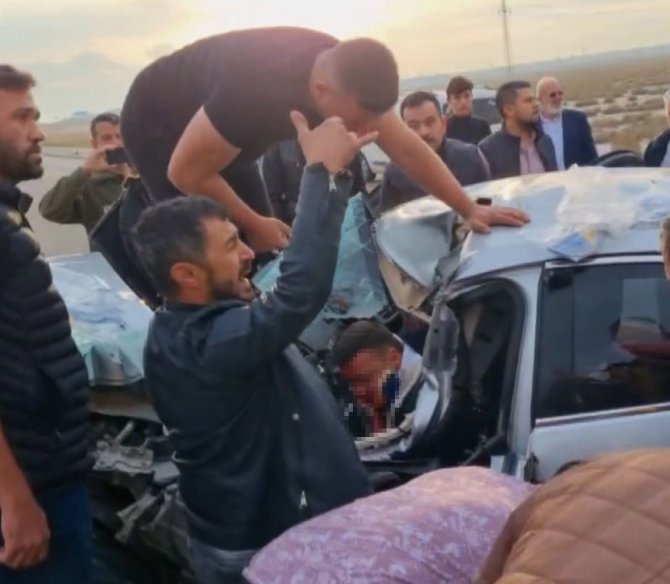 Aksaray-Konya karayolundaki kazada kurtarma rezaleti!