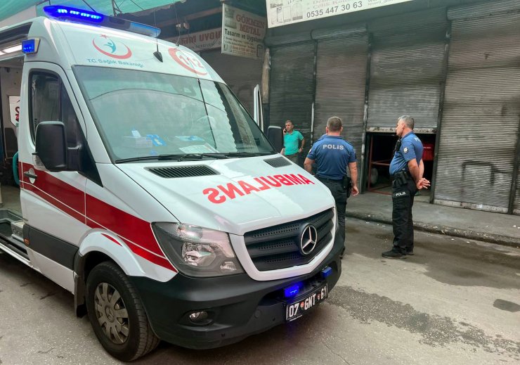 Kiracısı ile ortak kullandığı dükkanda ölü bulundu