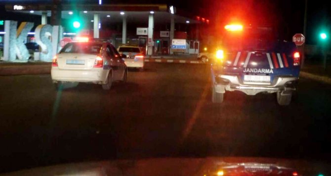 Otobüsten kaçan sınır dışı mülteci emniyet ve jandarmayı alarma geçirdi