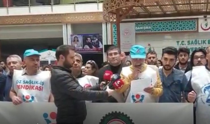 Hasta yakınlarının tıbbi sekreteri darbettiği anlar kamerada