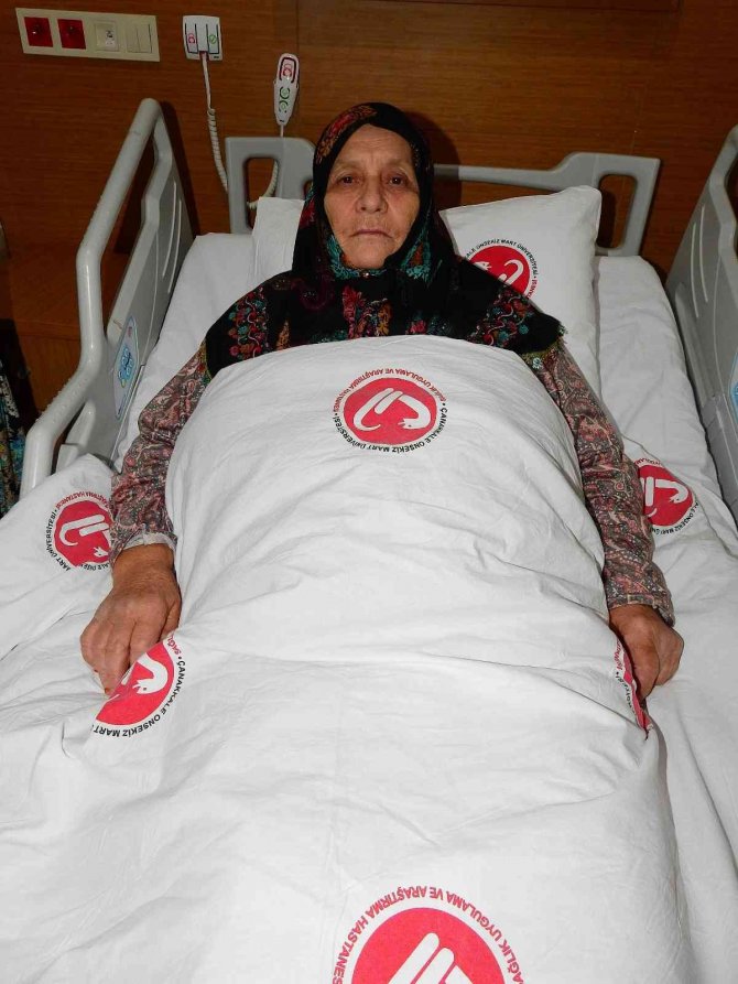 "Miniperk" yöntemi ile taş 100 parçaya ayrılarak çıkarıldı