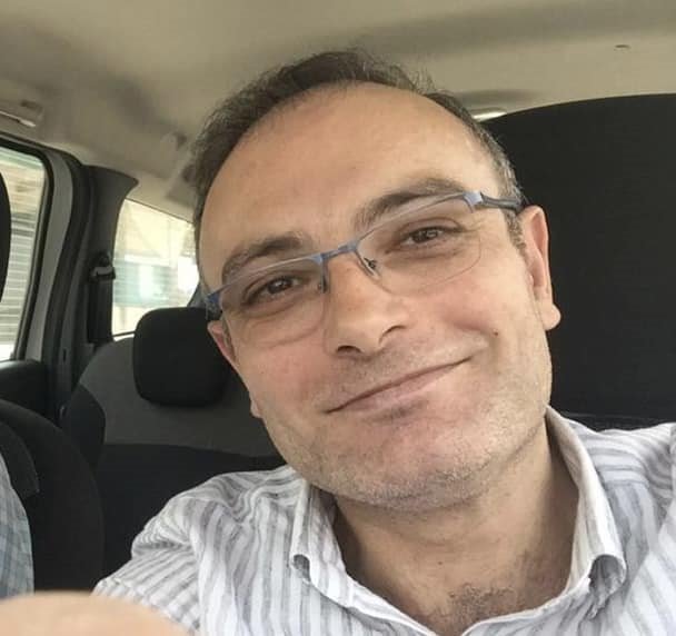 Kalp krizinden ölen arkadaşının anısına düzenlenen futbol turnuvasında onun gibi kalp krizinden öldü