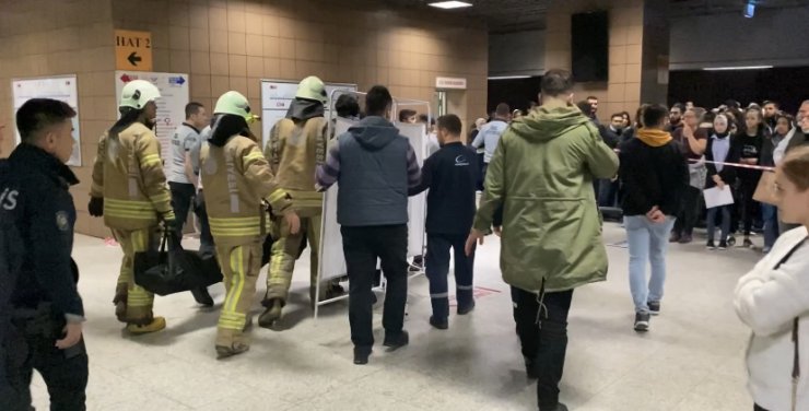 Marmaray'ın Yenikapı İstasyonunda kendini raylara atarak intihar etti