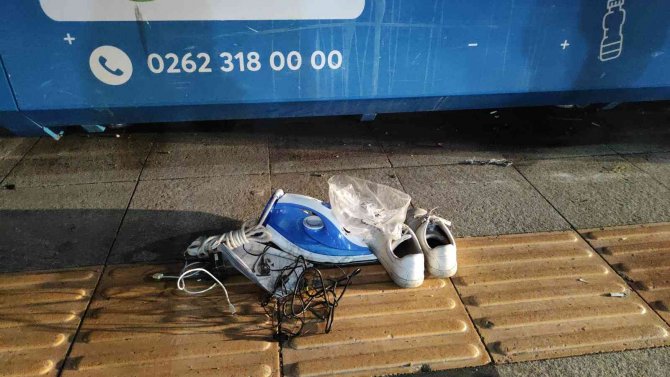 Hayatının şokunu yaşadı! Geri dönüşüm kutusunda mahsur kaldı