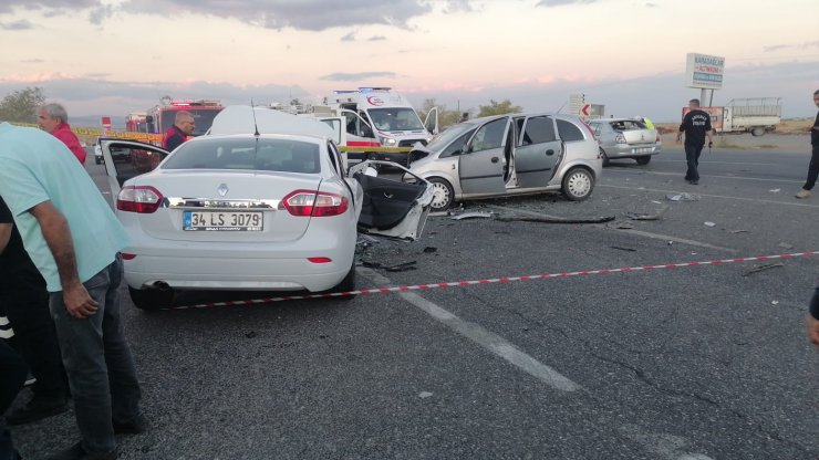 Zincirleme kaza: 1 ölü, 10 yaralı