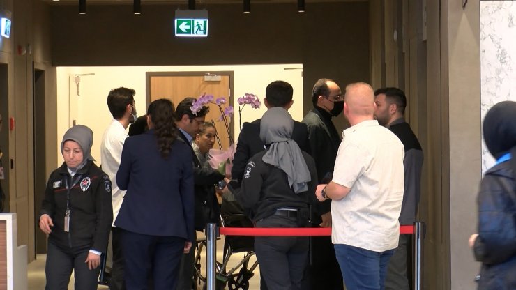 Kalın, Binali Yıldırım'ı hastanede ziyaret etti