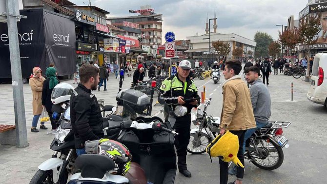 Polisin uygulamasını görüp ara sokaklara kaçtılar
