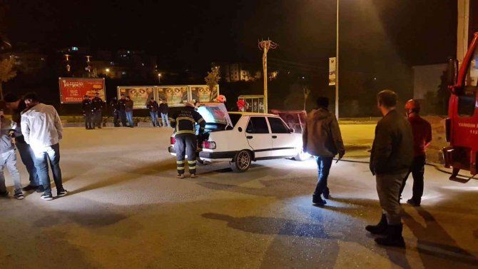 Seyir halindeki otomobilde yangın çıktı