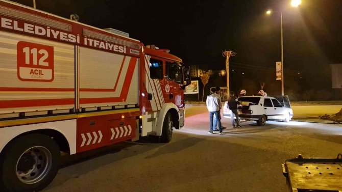 Seyir halindeki otomobilde yangın çıktı