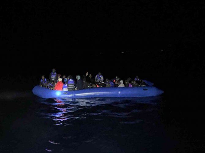 35 düzensiz göçmen kurtarıldı