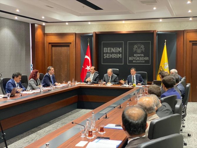 Ziya Altunyaldız, küresel iki krize karşı uyardı