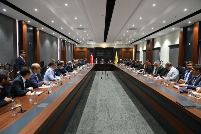 Ziya Altunyaldız, küresel iki krize karşı uyardı