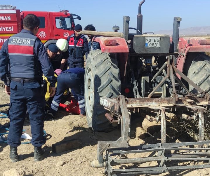 Traktörünün tekeri altında kaldı